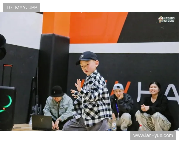 广州街舞队与杭州街舞队赛后复盘分析团队配合与表现的深度探讨