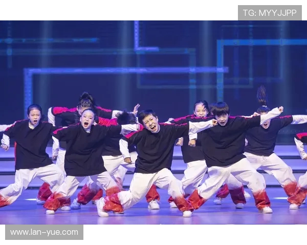 街舞文化探秘：上海街舞队的防守与反击策略解析