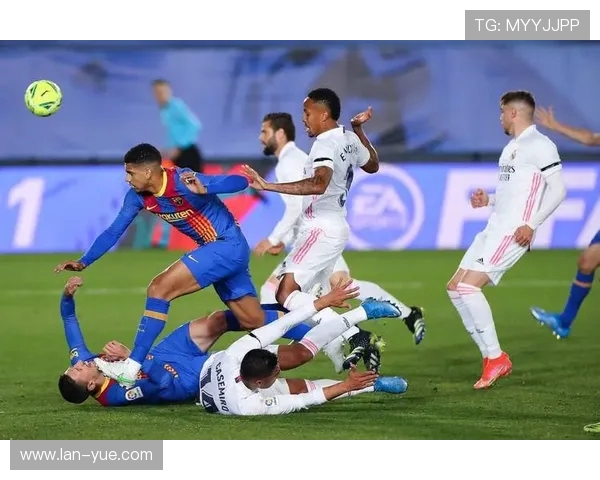 2017年8月14日皇马与巴萨的经典对决回顾与精彩瞬间分析