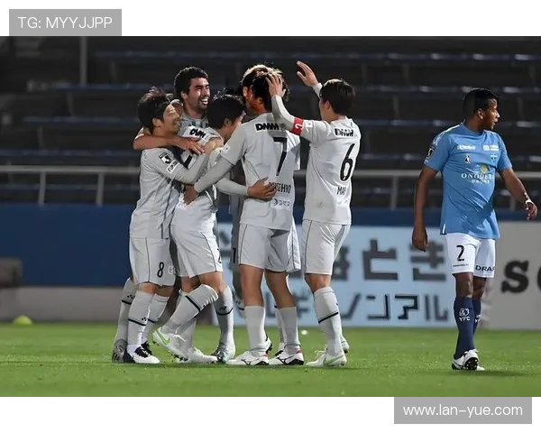 神户船与巴塞罗那的激烈对决：一场足球文化的碰撞与交流