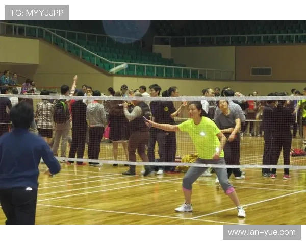 成都羽毛球队在挑战赛中的耐力表现分析与点评探讨